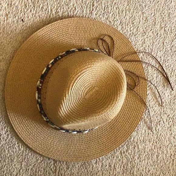 New Banded Seashell Trim Panama Straw Hat - Picture 1 of 3